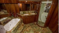 BELLA DONNA II -   Master Ensuite